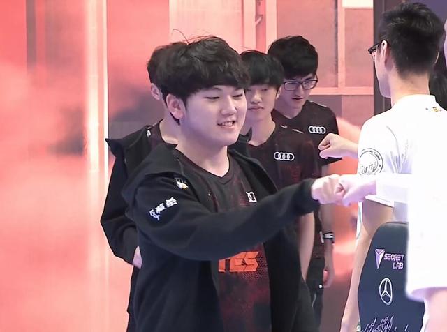 Zeka：当前版本跟我比较契合，能熟练使用任何英雄的能力很重要